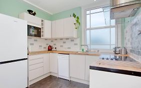 Lovely 2-Bed Apartment Colyton, Nr. Jurassic Coast